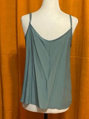 Refinery adjustable spaghetti strap tank top. Sz 6